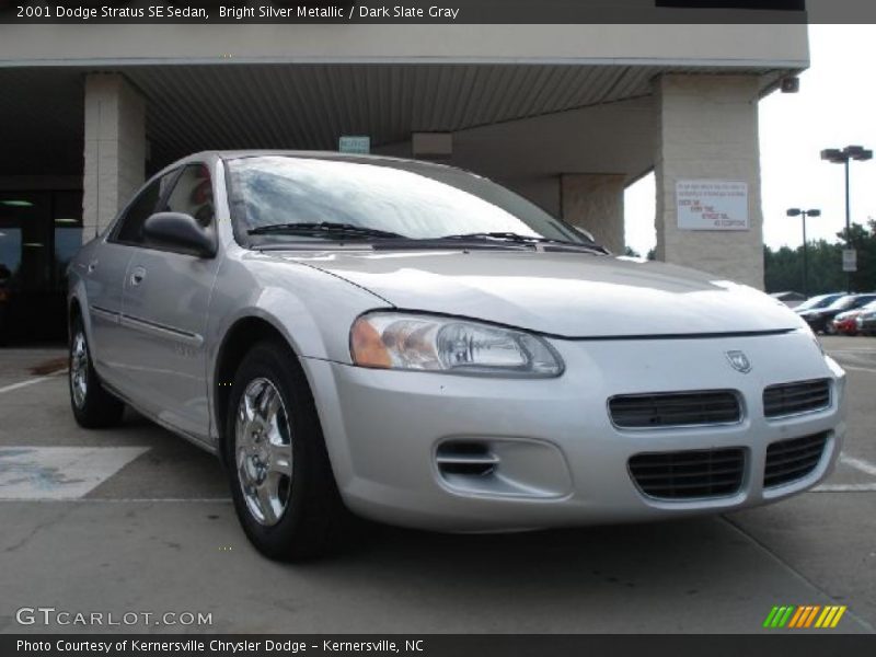 Bright Silver Metallic / Dark Slate Gray 2001 Dodge Stratus SE Sedan