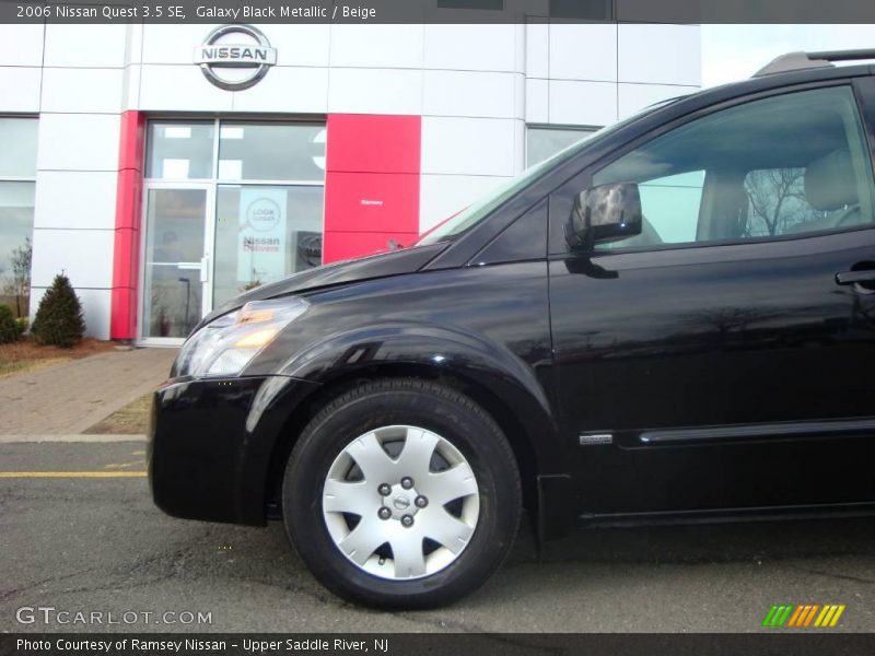 Galaxy Black Metallic / Beige 2006 Nissan Quest 3.5 SE