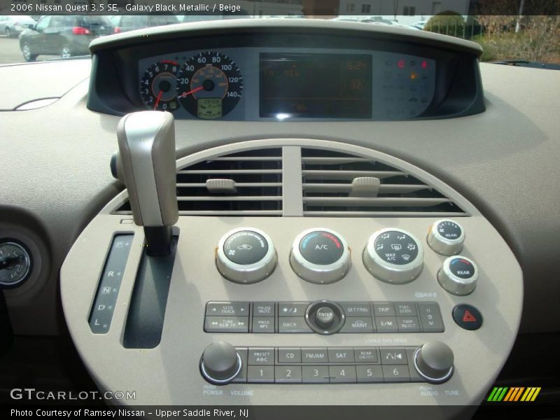 Galaxy Black Metallic / Beige 2006 Nissan Quest 3.5 SE
