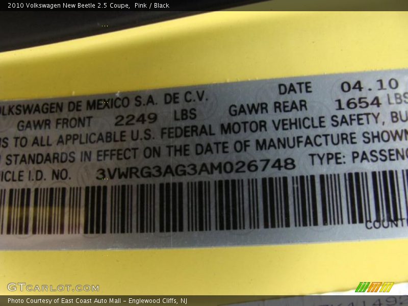 Pink / Black 2010 Volkswagen New Beetle 2.5 Coupe