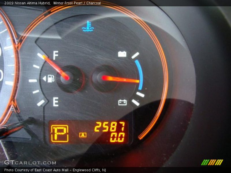 Winter Frost Pearl / Charcoal 2009 Nissan Altima Hybrid