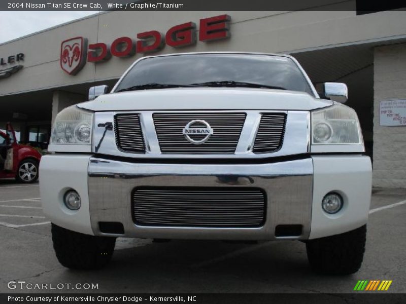 White / Graphite/Titanium 2004 Nissan Titan SE Crew Cab