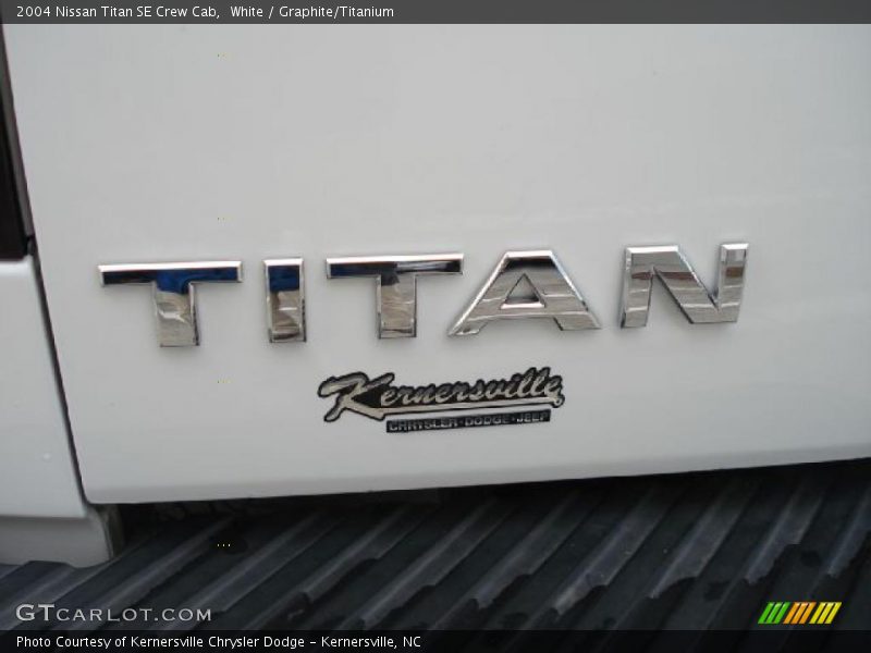 White / Graphite/Titanium 2004 Nissan Titan SE Crew Cab