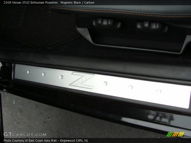 Magnetic Black / Carbon 2008 Nissan 350Z Enthusiast Roadster