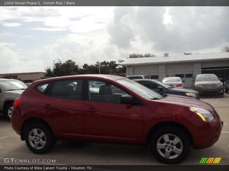 Venom Red / Black 2009 Nissan Rogue S