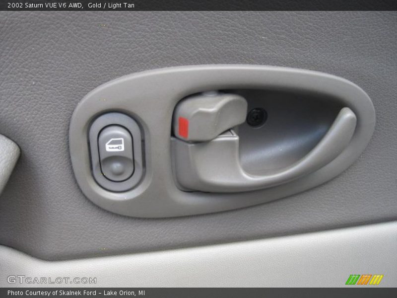 Gold / Light Tan 2002 Saturn VUE V6 AWD