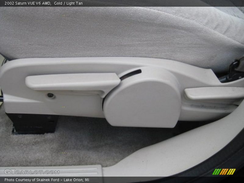 Gold / Light Tan 2002 Saturn VUE V6 AWD