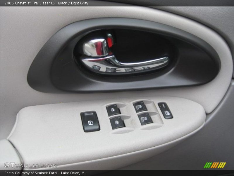 Black / Light Gray 2006 Chevrolet TrailBlazer LS