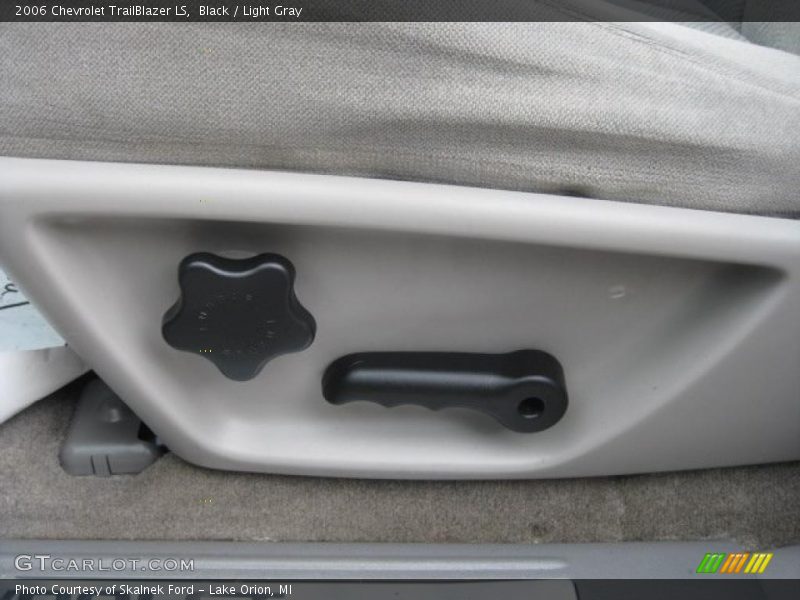 Black / Light Gray 2006 Chevrolet TrailBlazer LS