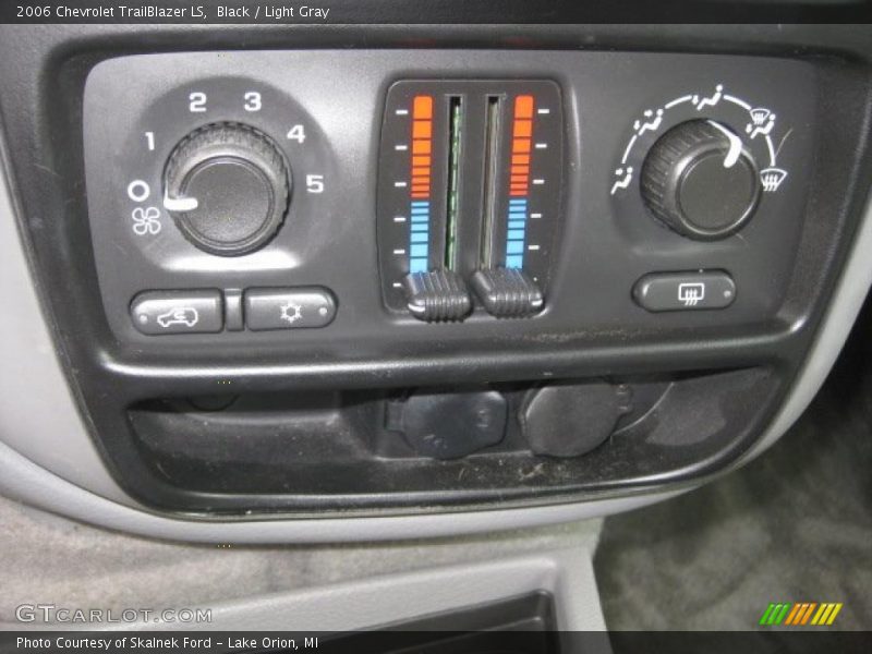 Black / Light Gray 2006 Chevrolet TrailBlazer LS
