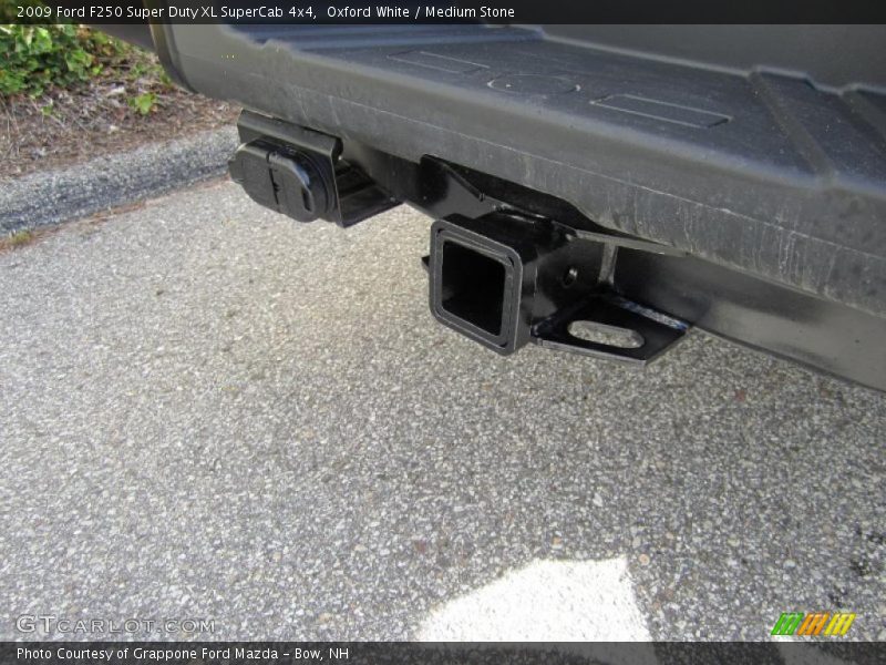 Oxford White / Medium Stone 2009 Ford F250 Super Duty XL SuperCab 4x4