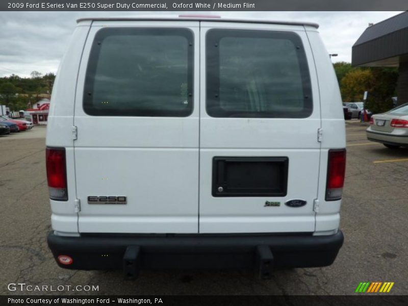 Oxford White / Medium Flint 2009 Ford E Series Van E250 Super Duty Commercial