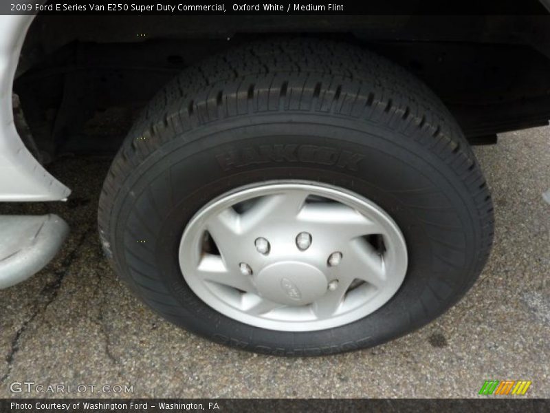 Oxford White / Medium Flint 2009 Ford E Series Van E250 Super Duty Commercial