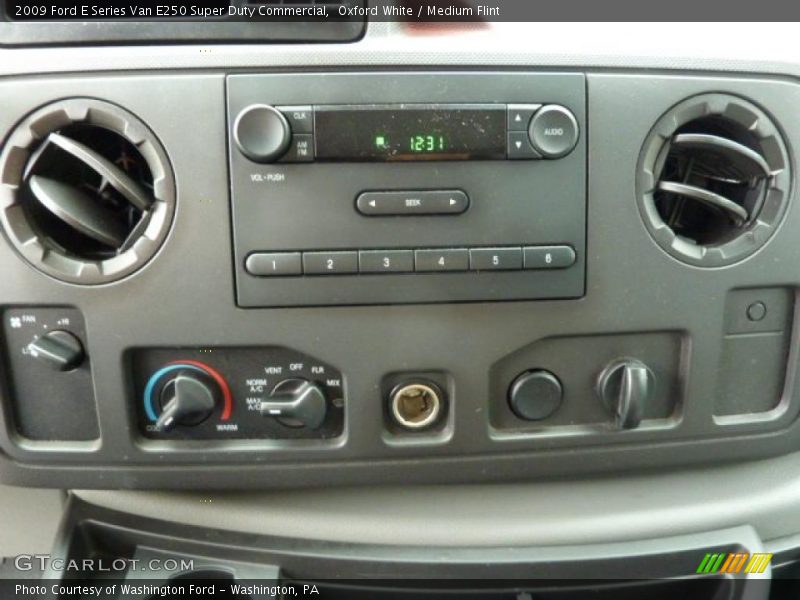 Oxford White / Medium Flint 2009 Ford E Series Van E250 Super Duty Commercial