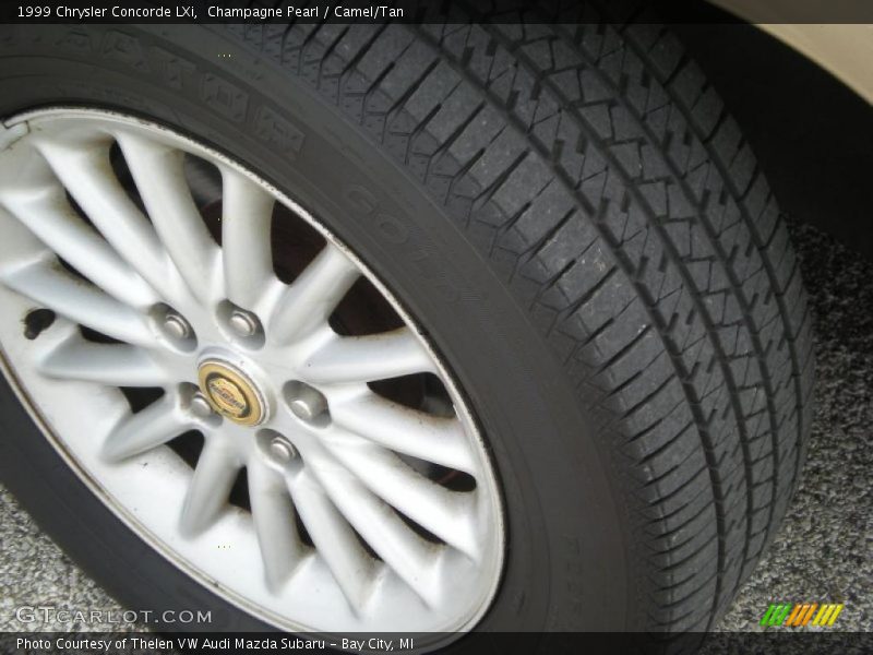 Champagne Pearl / Camel/Tan 1999 Chrysler Concorde LXi