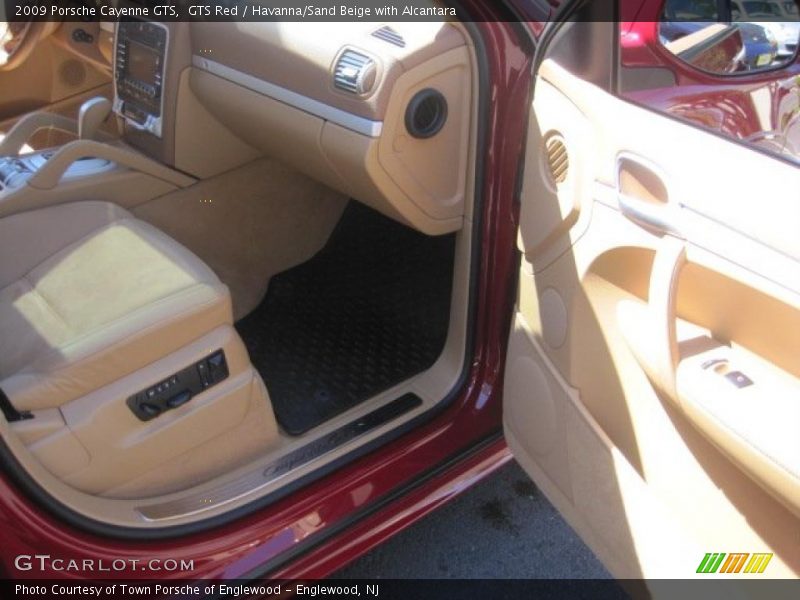 GTS Red / Havanna/Sand Beige with Alcantara 2009 Porsche Cayenne GTS