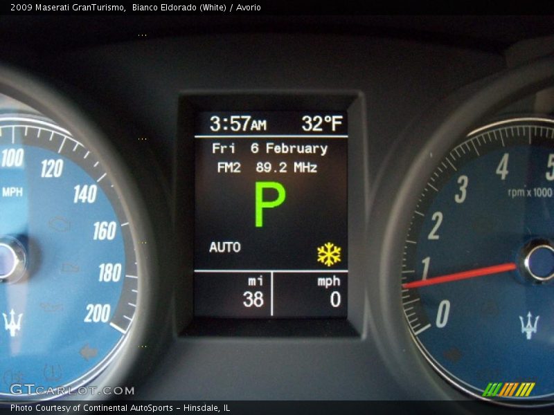 Bianco Eldorado (White) / Avorio 2009 Maserati GranTurismo