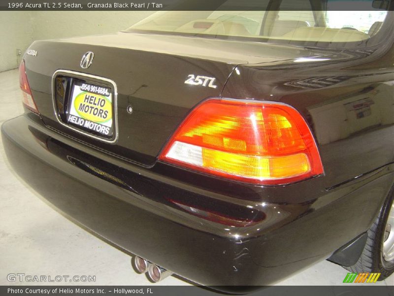 Granada Black Pearl / Tan 1996 Acura TL 2.5 Sedan