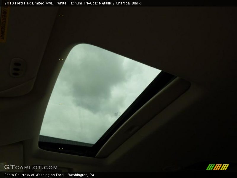 White Platinum Tri-Coat Metallic / Charcoal Black 2010 Ford Flex Limited AWD