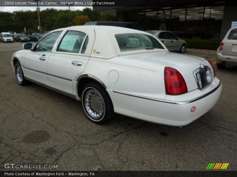 Vibrant White / Light Parchment 2000 Lincoln Town Car Cartier