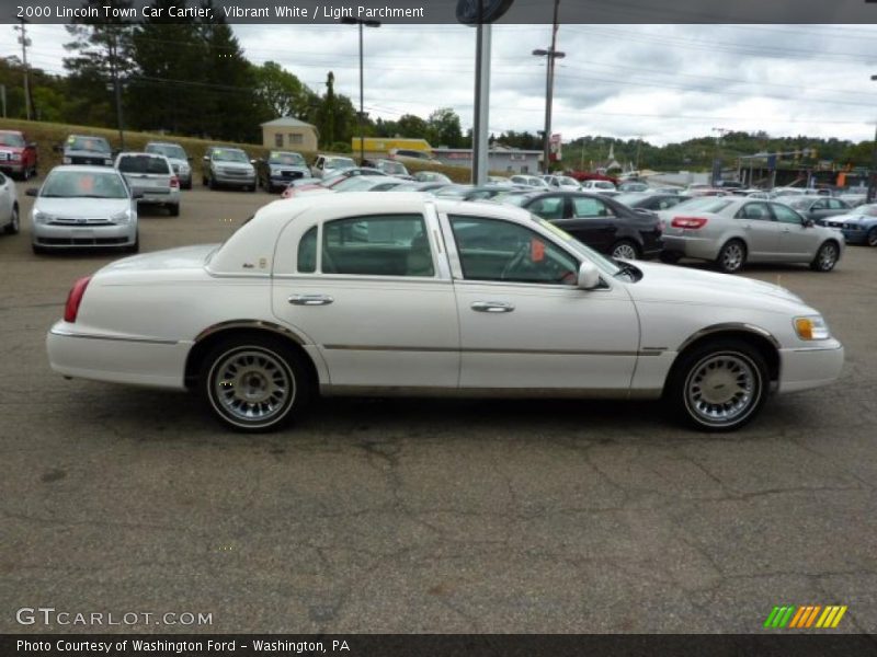 Vibrant White / Light Parchment 2000 Lincoln Town Car Cartier