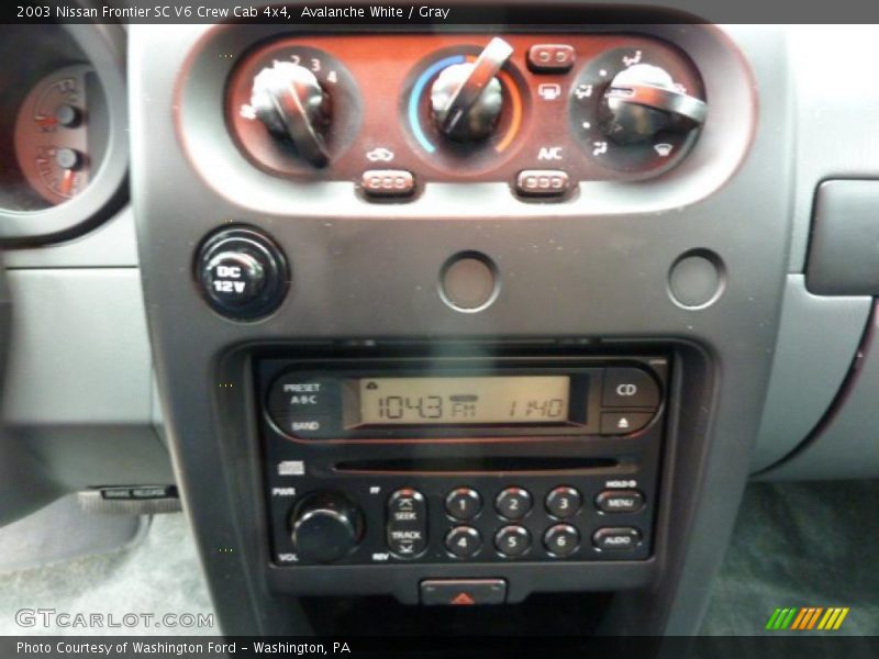 Avalanche White / Gray 2003 Nissan Frontier SC V6 Crew Cab 4x4