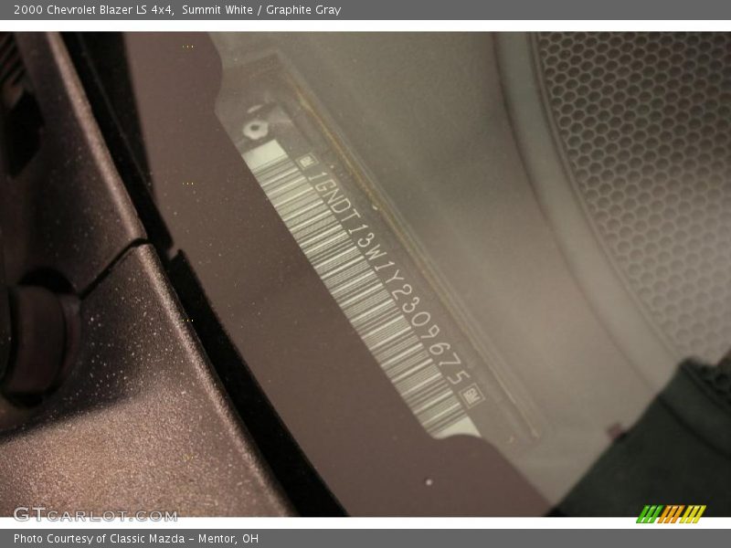 Summit White / Graphite Gray 2000 Chevrolet Blazer LS 4x4