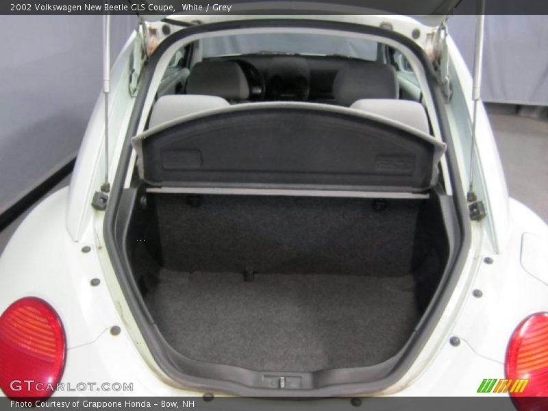 White / Grey 2002 Volkswagen New Beetle GLS Coupe