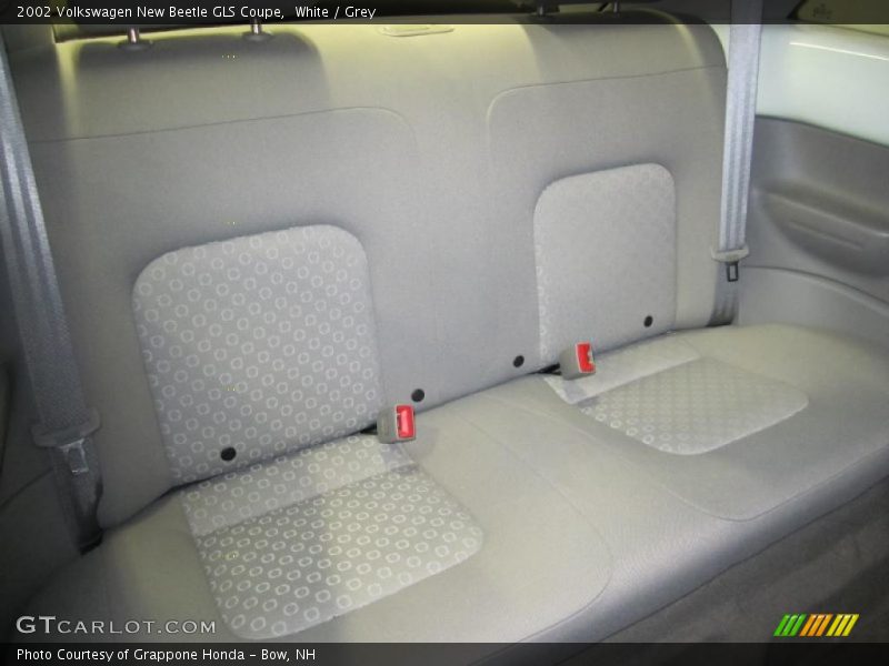 White / Grey 2002 Volkswagen New Beetle GLS Coupe