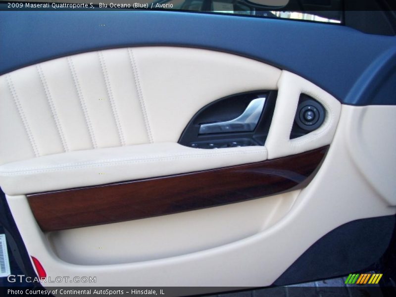 Blu Oceano (Blue) / Avorio 2009 Maserati Quattroporte S