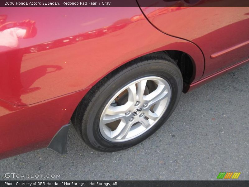 Redondo Red Pearl / Gray 2006 Honda Accord SE Sedan