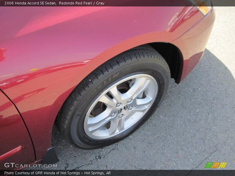 Redondo Red Pearl / Gray 2006 Honda Accord SE Sedan