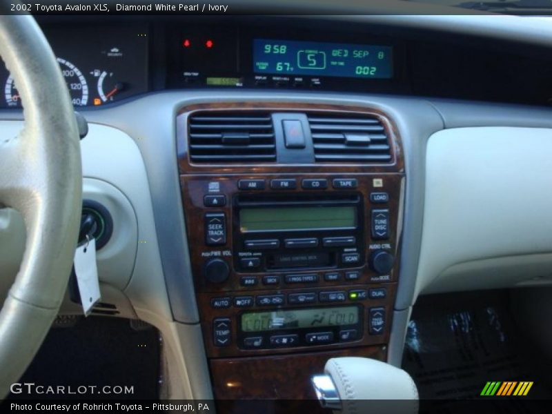 Diamond White Pearl / Ivory 2002 Toyota Avalon XLS