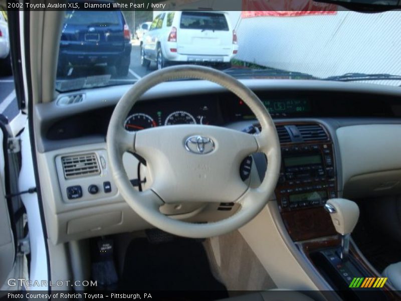 Diamond White Pearl / Ivory 2002 Toyota Avalon XLS