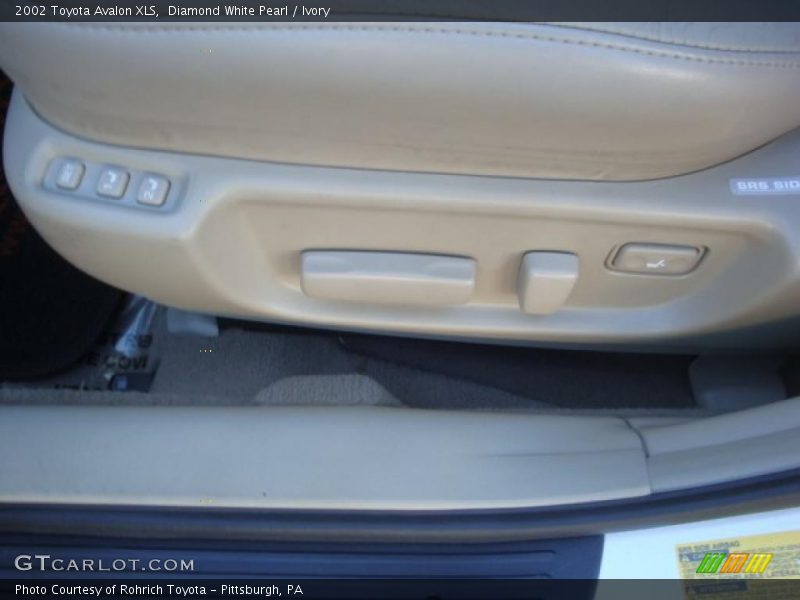 Diamond White Pearl / Ivory 2002 Toyota Avalon XLS