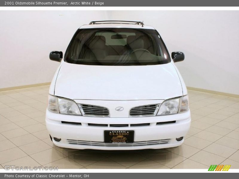 Arctic White / Beige 2001 Oldsmobile Silhouette Premier