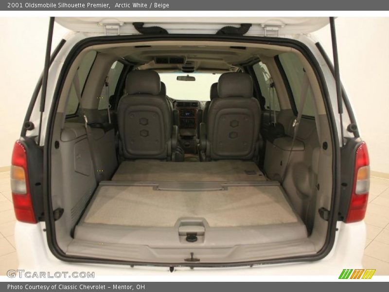 Arctic White / Beige 2001 Oldsmobile Silhouette Premier
