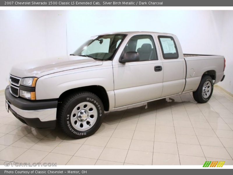 Silver Birch Metallic / Dark Charcoal 2007 Chevrolet Silverado 1500 Classic LS Extended Cab