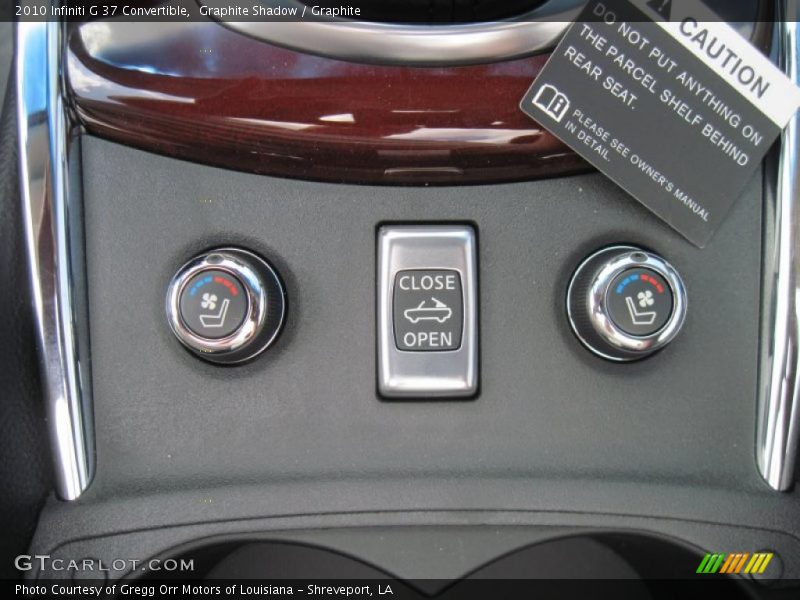 Controls of 2010 G 37 Convertible