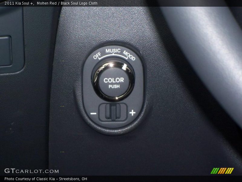 Molten Red / Black Soul Logo Cloth 2011 Kia Soul +