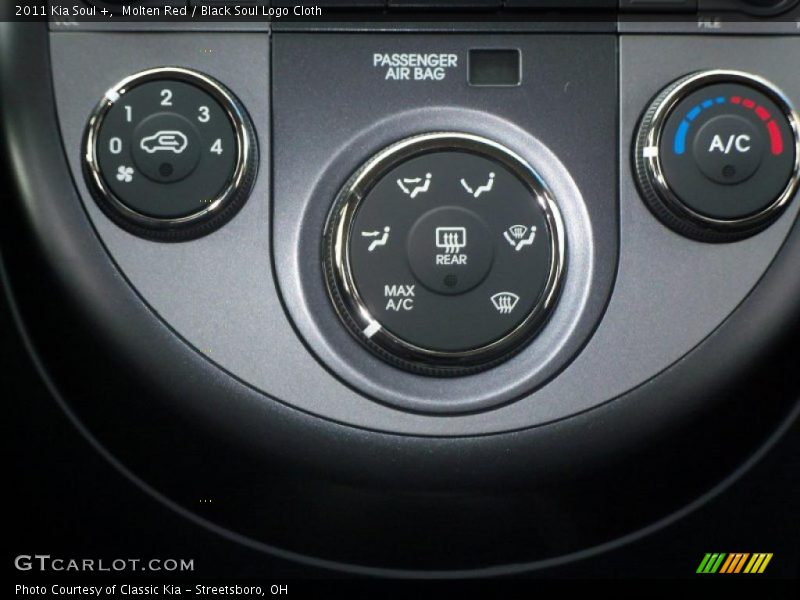Molten Red / Black Soul Logo Cloth 2011 Kia Soul +
