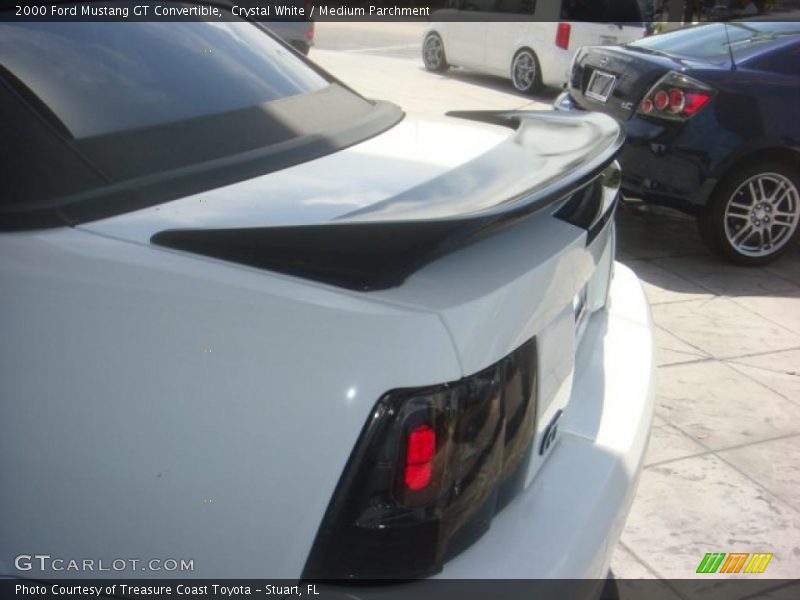 Crystal White / Medium Parchment 2000 Ford Mustang GT Convertible