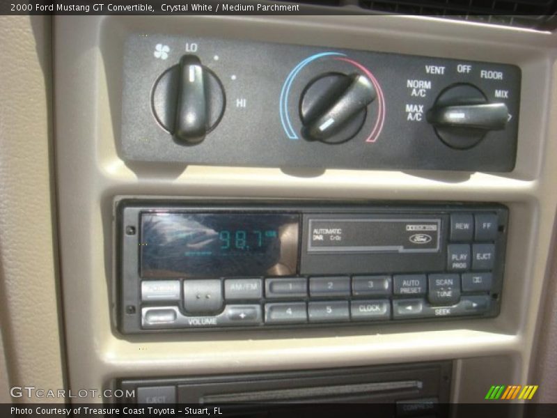 Crystal White / Medium Parchment 2000 Ford Mustang GT Convertible