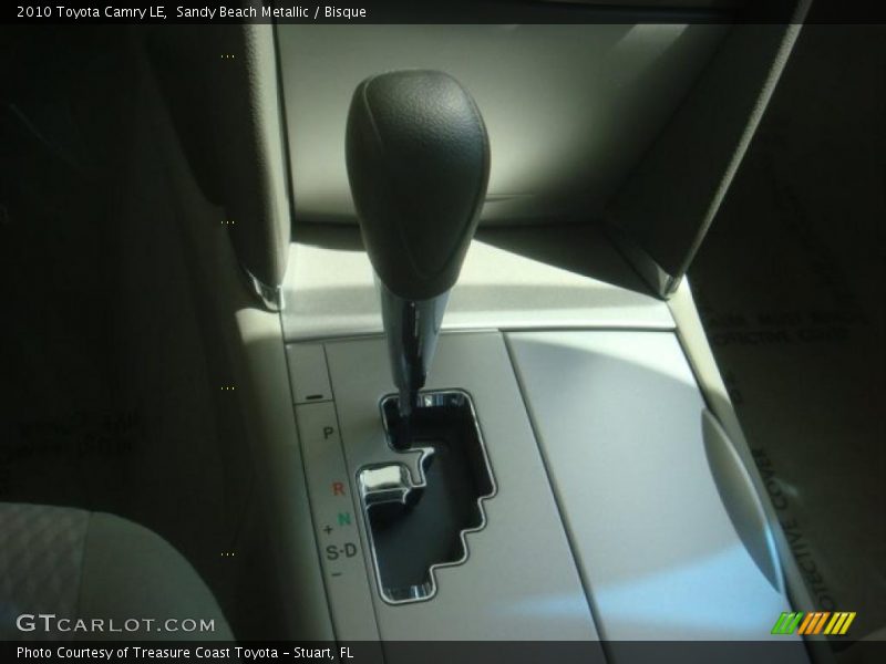 Sandy Beach Metallic / Bisque 2010 Toyota Camry LE