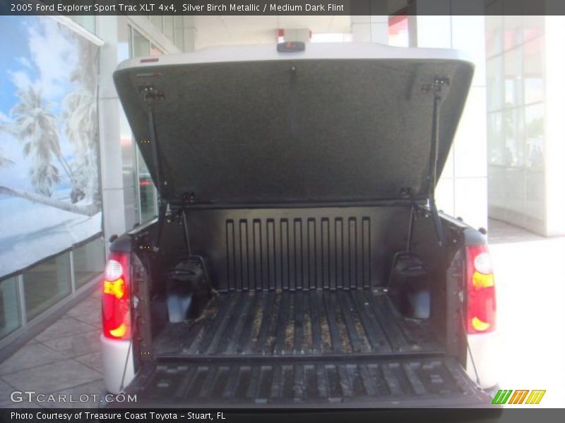 Silver Birch Metallic / Medium Dark Flint 2005 Ford Explorer Sport Trac XLT 4x4