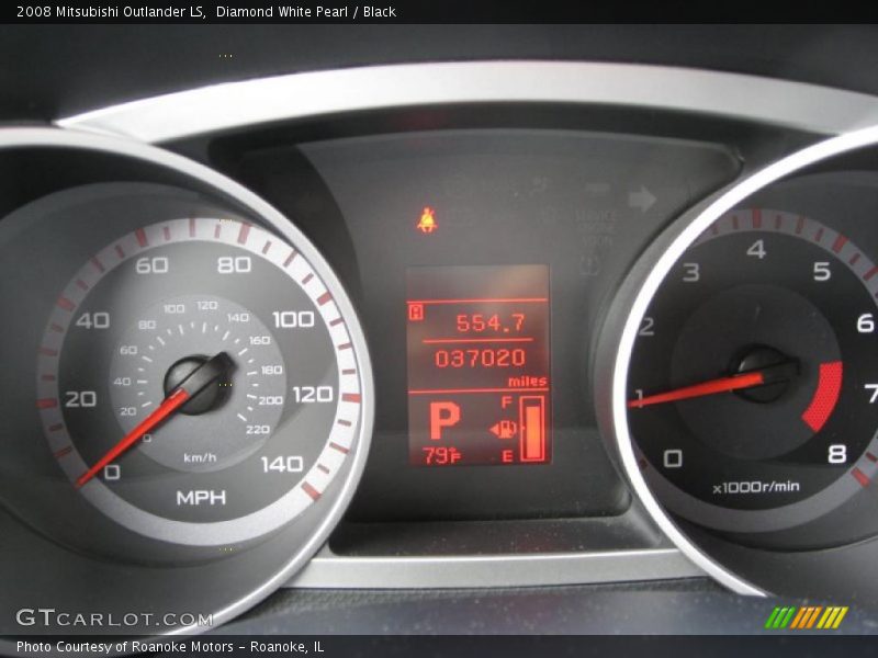 Diamond White Pearl / Black 2008 Mitsubishi Outlander LS