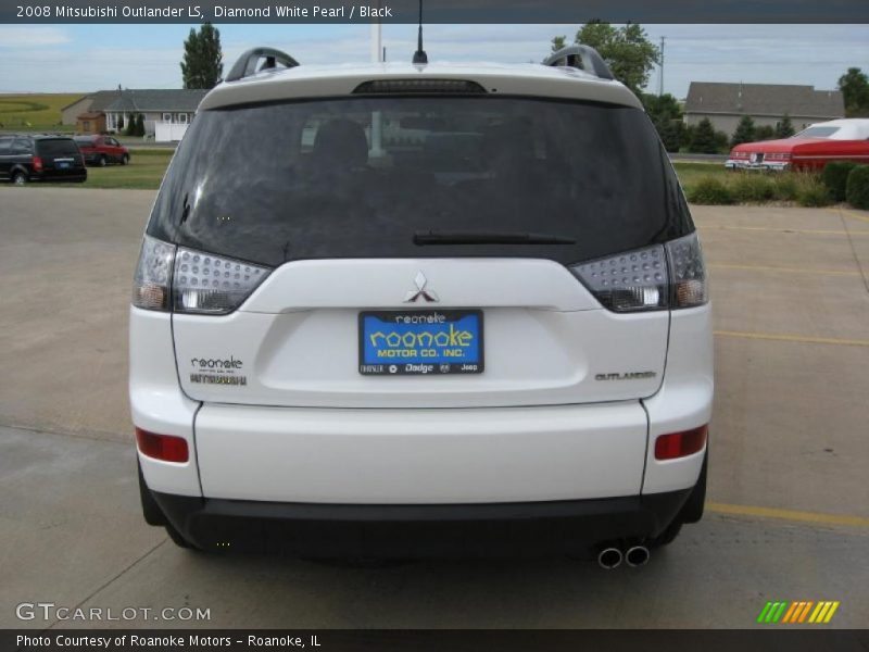 Diamond White Pearl / Black 2008 Mitsubishi Outlander LS