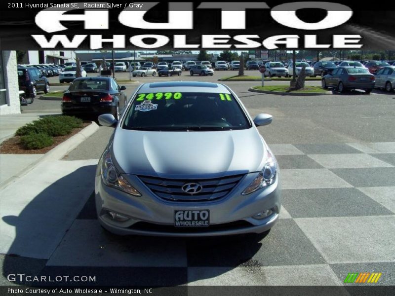 Radiant Silver / Gray 2011 Hyundai Sonata SE