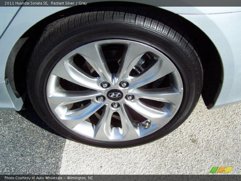 Radiant Silver / Gray 2011 Hyundai Sonata SE