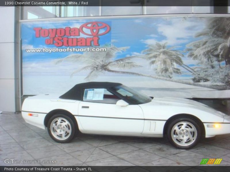 White / Red 1990 Chevrolet Corvette Convertible